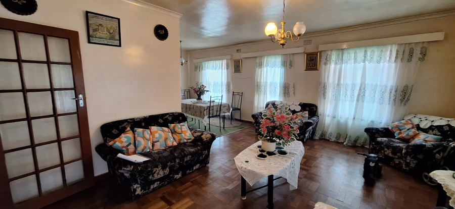 4 Bedroom Property for Sale in Grassy Park Western Cape